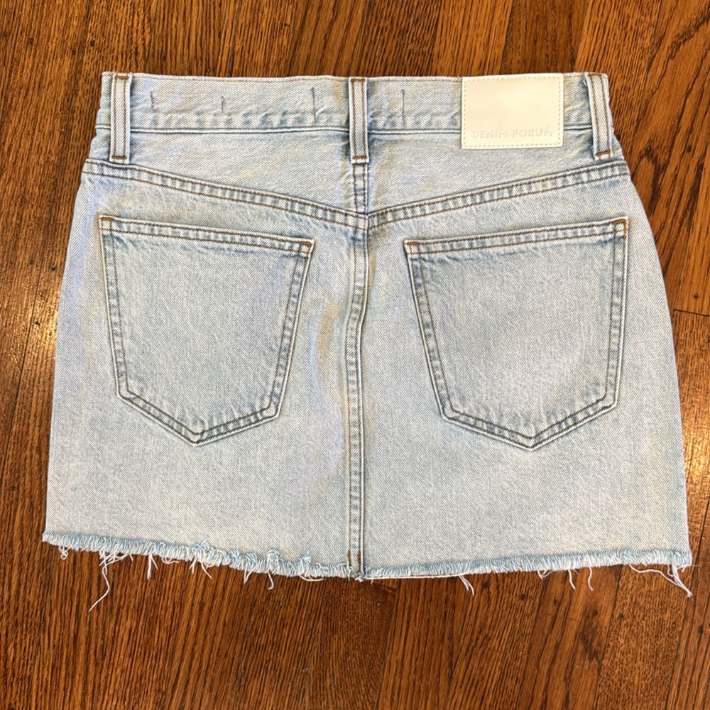 Aritzia - Denim Forum - The Tori Mini Denim Skirt waist 24 - Picture 5 of 6